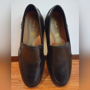 Clarks Men's Black Leather Loafers